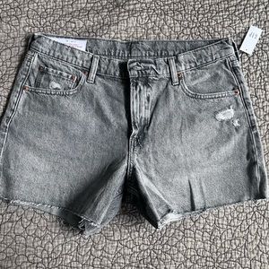 DISCOUNTED SHIPPING 📦 NWT- GAP denim shorts